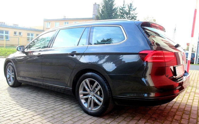 Volkswagen Passat cena 81900 przebieg: 164000, rok produkcji 2019 z Legnica małe 742